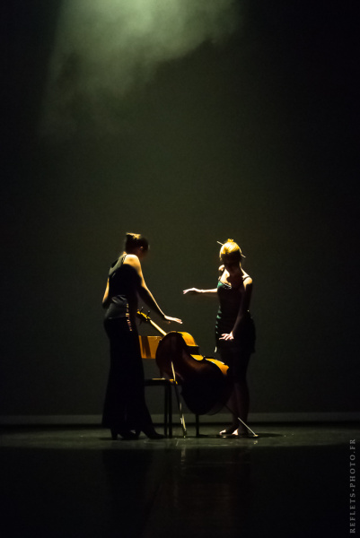 Association La BOITE A PANDORE Toulouse - Duo pour Violoncelle et Sirènes - Chorégraphie : Véronique Abat