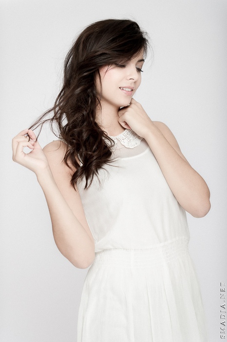 Portrait de Célia Guermoudj - Miss Midi-Pyrénées 2012 pour Miss France 2013 - Copie Interdite